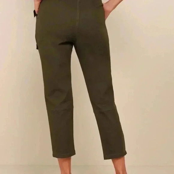 Lulu's Leo Olive Green Tie-Waist Cropped Pants EUC - Picture 3 of 10